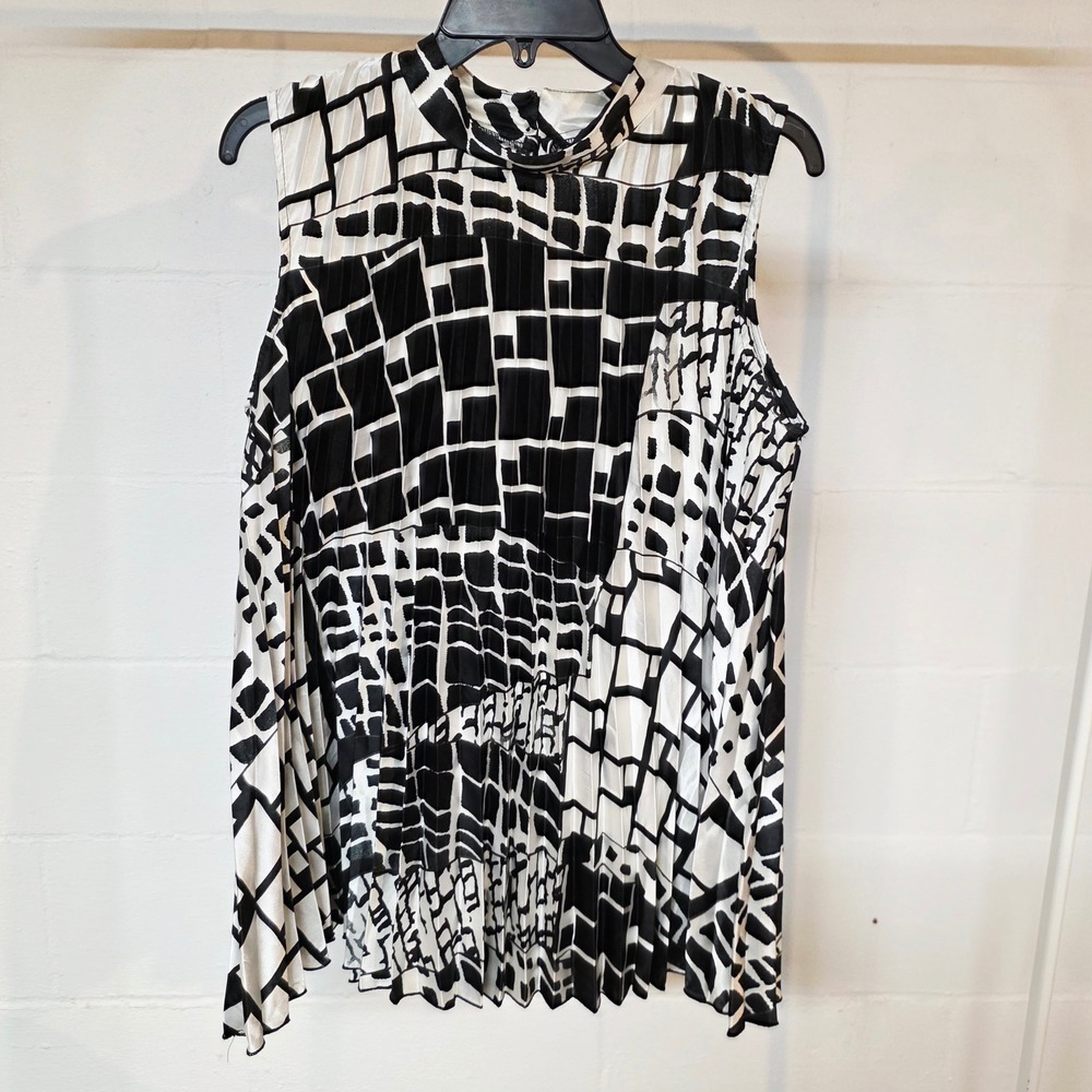 Lane Bryant Womens 14/16 Pleated Mock Neck Sleeveless Top Black White Geometric